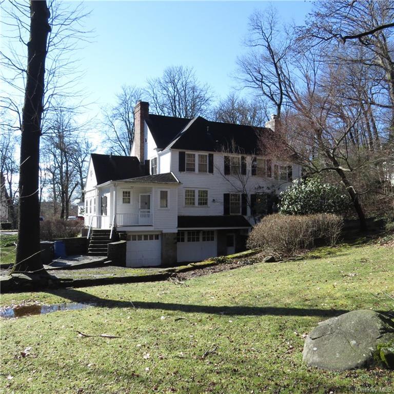 Primary Photo - 351 W 245th St