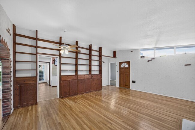 Building Photo - 1201 W Baker Ave