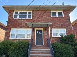 Building Photo - 220 Coolidge St