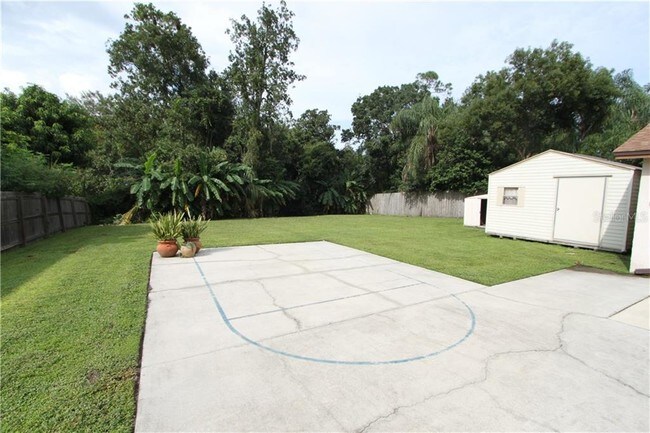 Foto del edificio - 9421 Holbrook Dr