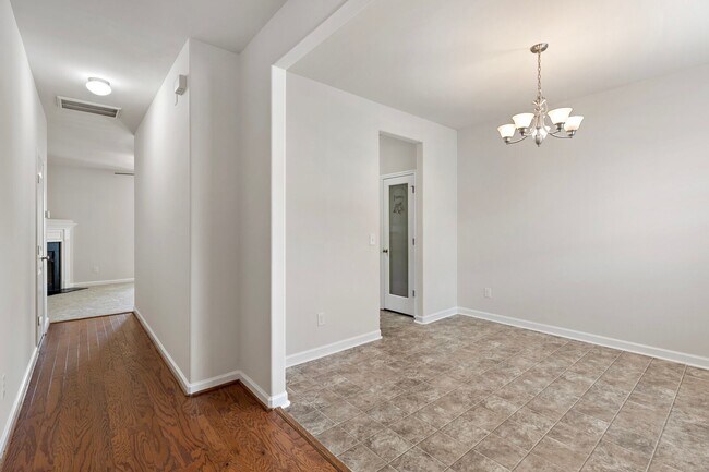 Foto del edificio - 3240 Warm Springs Ln