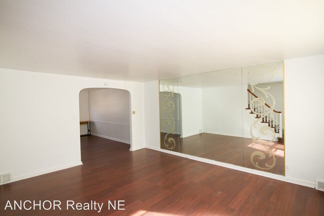 Building Photo - 1511 Levick St