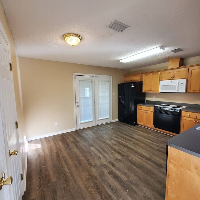 Foto del edificio - Charming Single-Story Haven: Your Ideal Rental Home in Valdosta, Georgia