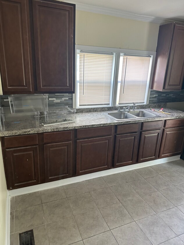 Foto principal - 2582 Hemphill St