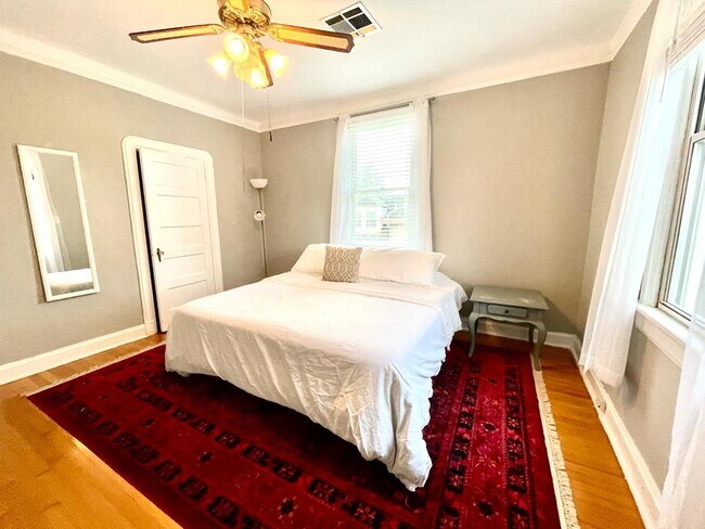 Dormitorio 1 - 5412 York St