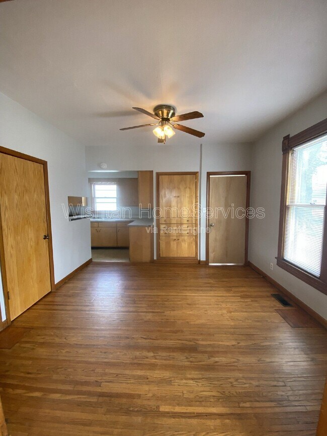 Foto del edificio - 516 W Murray St