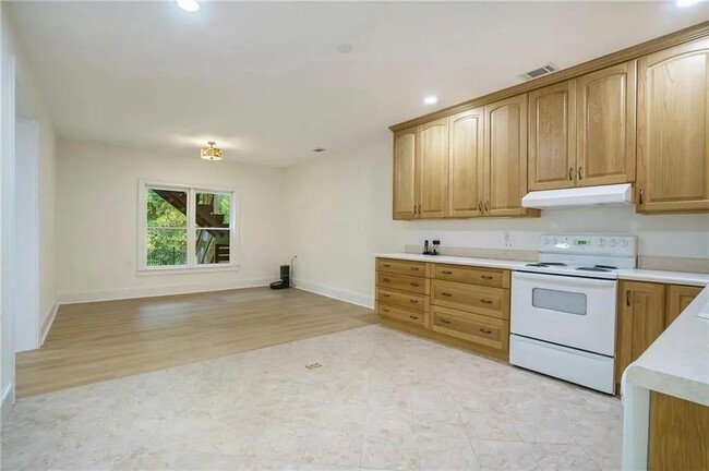 Foto del edificio - 2262 Meadowvale Dr NE