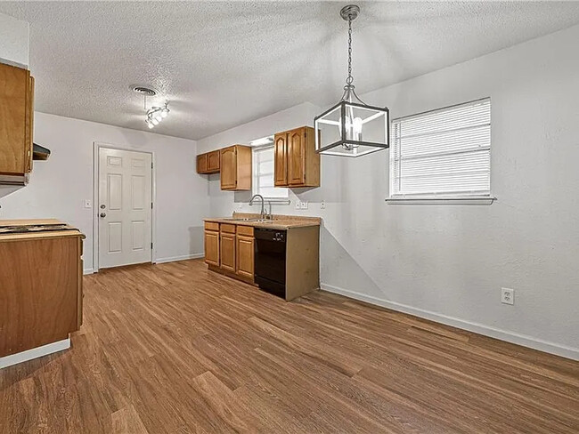 Building Photo - 813 S Scott St