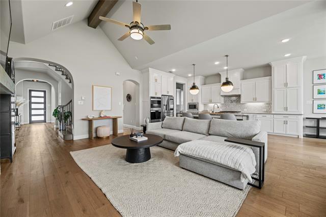 Building Photo - 351 Providence Dr