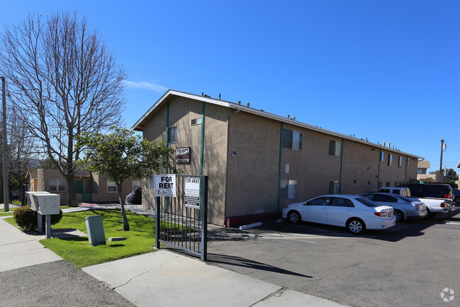 Building Photo - Las Lomas Apartments