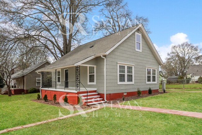 Building Photo - Cute, cozy and comfortable