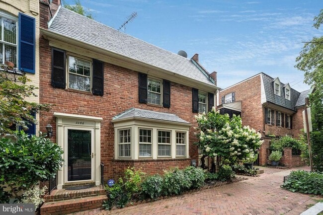 Building Photo - 3344 Volta Pl NW