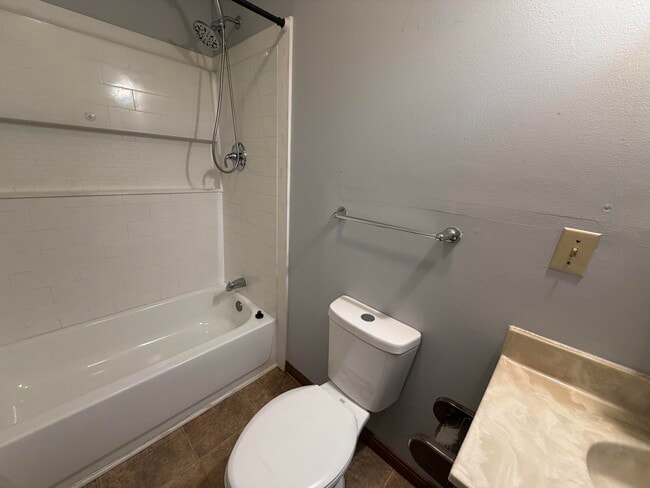 Building Photo - 608 Seminary-W