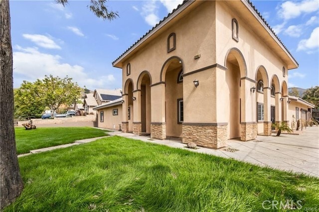 Building Photo - 3865 Del Rosa Ave