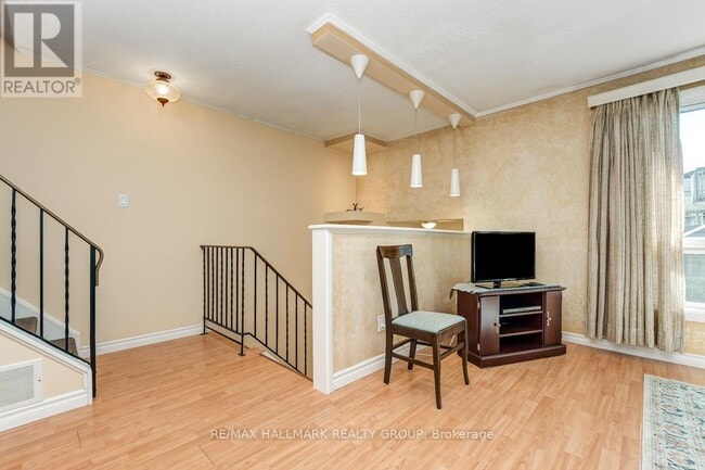 Building Photo - 403-403 Montfort St