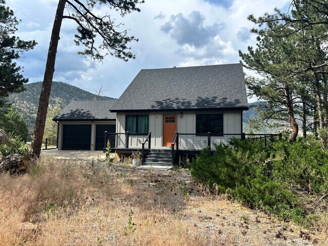 Foto del edificio - Beautiful 3Bd/3.5Ba Home Nestled in the Rockies