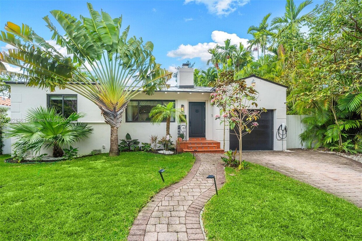 Foto principal - 670 NE 73rd St