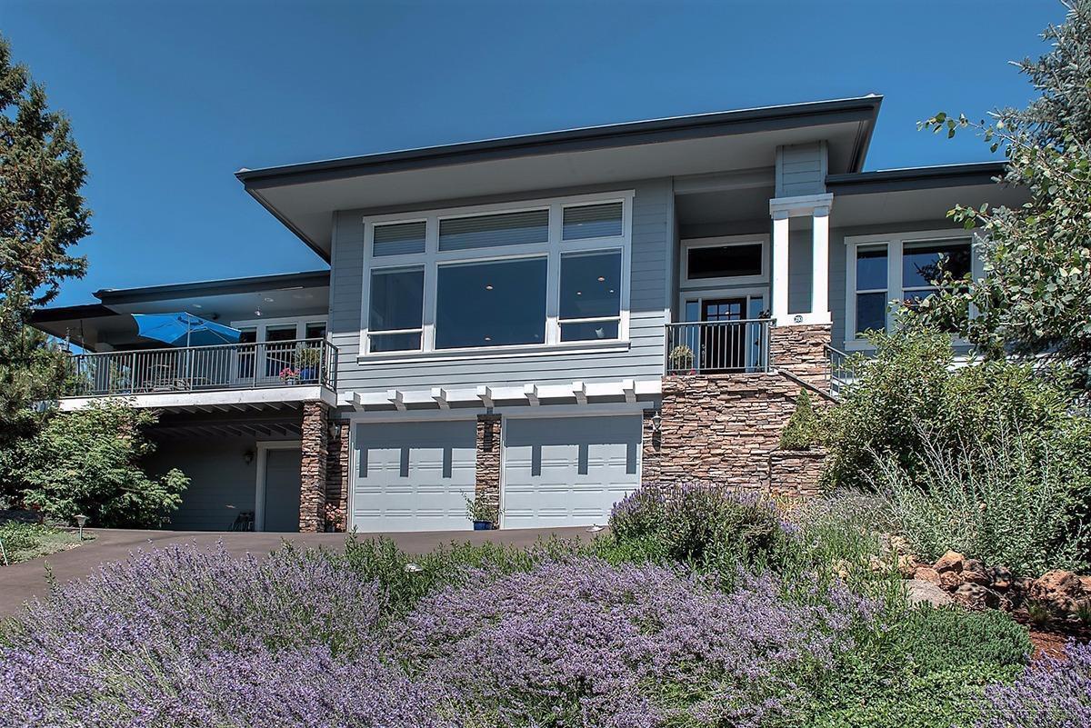 Primary Photo - 3 Bed (4th office/flex) 2.5 Bath NW Bend V...