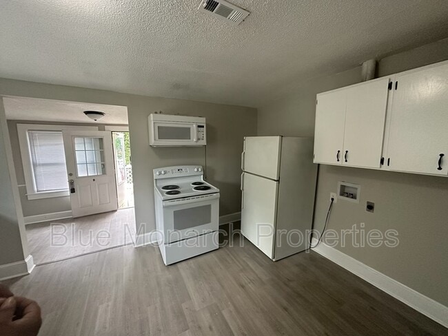 Photo - 5249 Clearwater Lake Rd Apartment