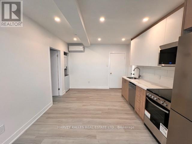 Photo du bâtiment - 1982 Eglinton Ave W