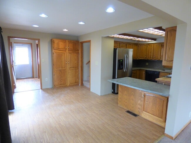Kitchen/Dining Room - 5514 Broadway Ave N