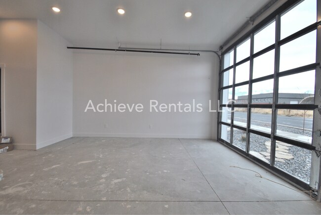 Foto del edificio - Westfield Lofts - Bay 1