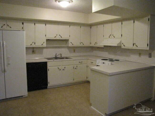 Building Photo - 1885 Broyhill Cir