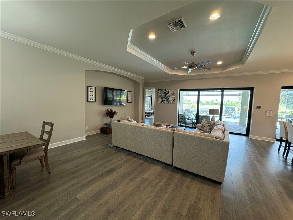 Foto principal - 9408 Rapallo St