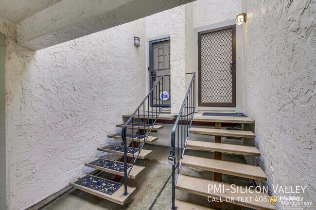 Building Photo - Great Home, Great Complex...