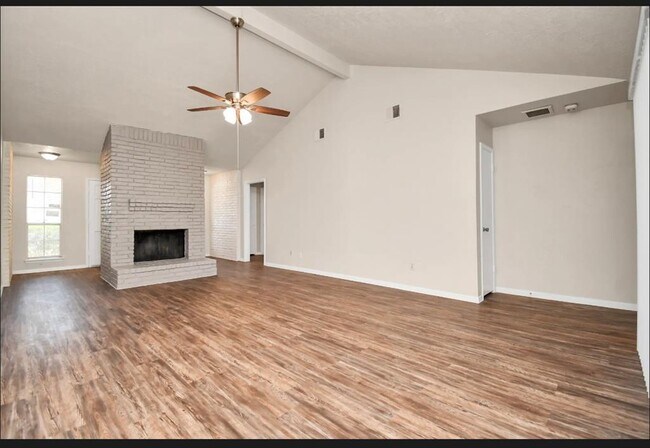 Foto del edificio - 4734 Tain Dr