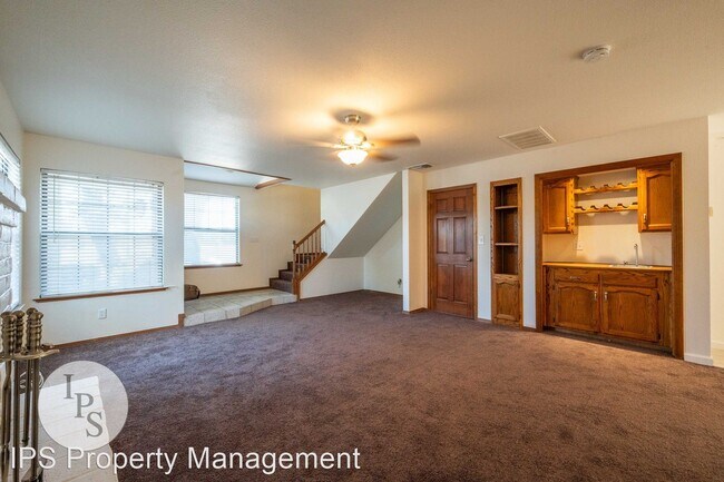 Building Photo - 2 br, 1.5 bath House - 15513 W. Kearney Blvd.
