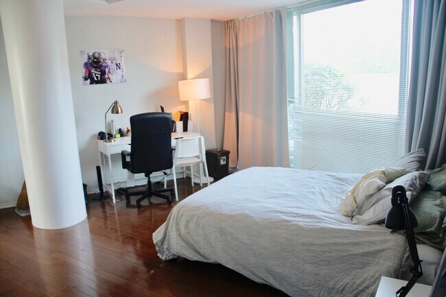 Foto del edificio - 1720 Maple Ave