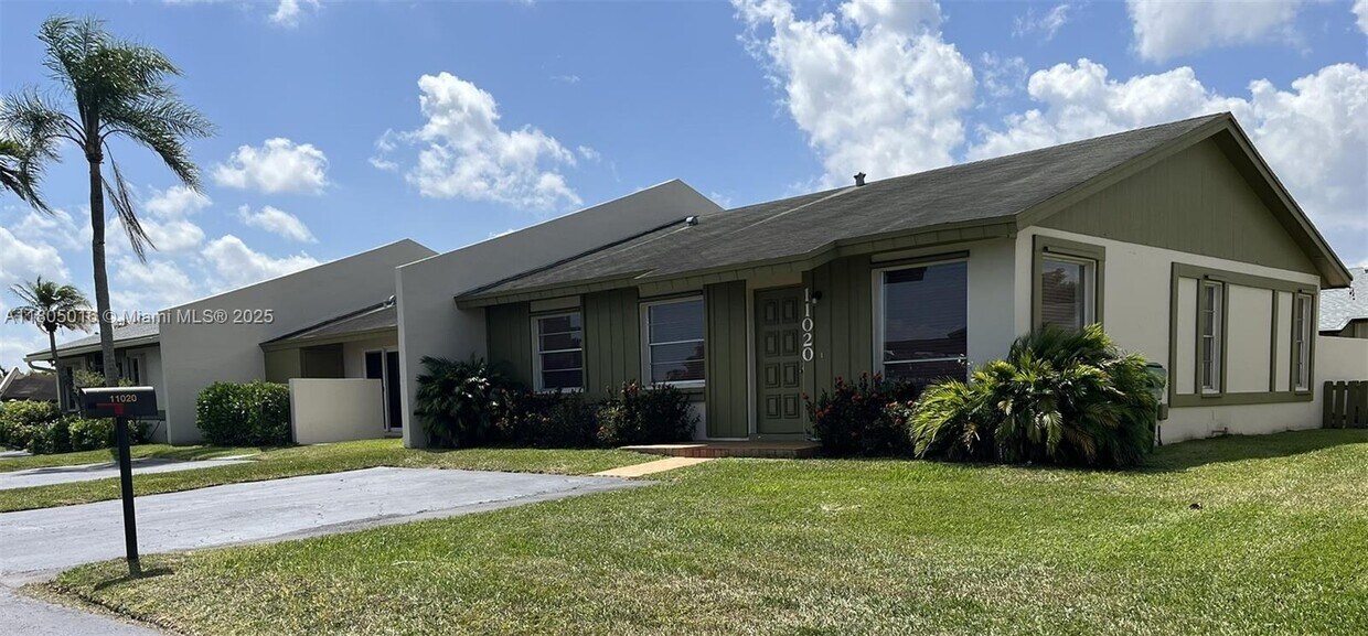Primary Photo - 11020 SW 124th Ct