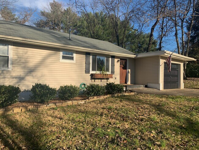 Building Photo - 7509 Rocky Hill Ln