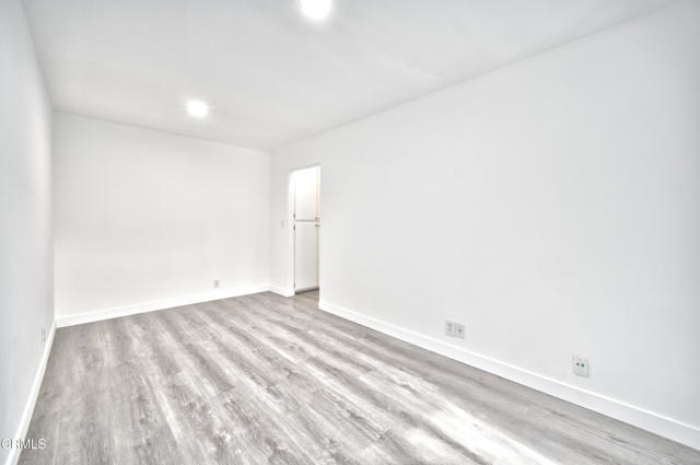 Foto del edificio - 5321 Colodny Dr