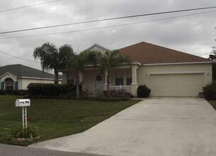 Building Photo - 948 SW Jeremko Ave