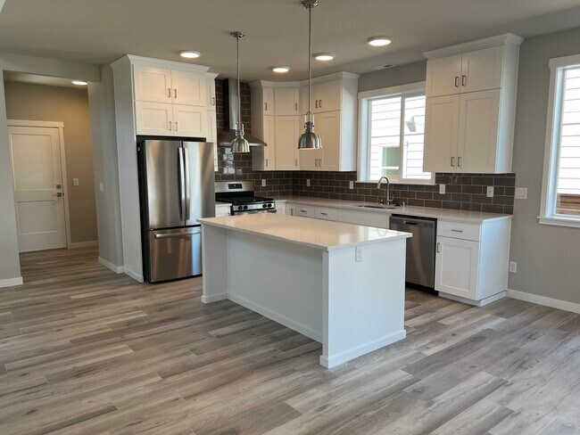 Kitchen - 12824 187th Ave E