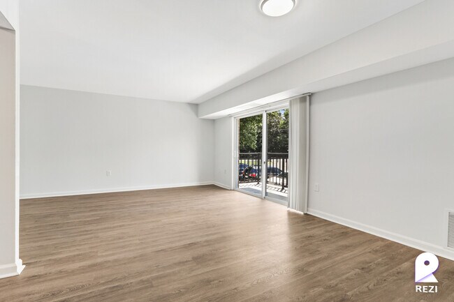 Building Photo - 6569 Hil-Mar Dr