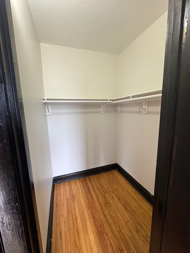 Foto del edificio - 5021 N Damen Ave