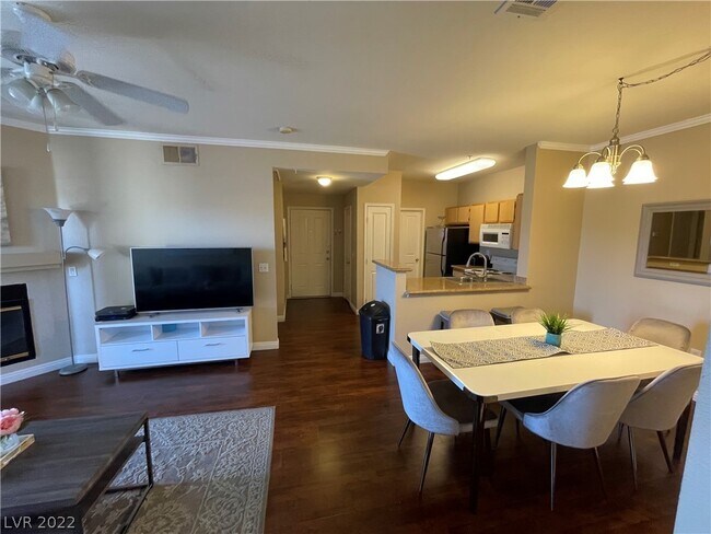 Foto del edificio - 2900 Sunridge Heights Pkwy