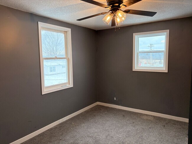 Foto del edificio - 15 O'Sage Ave