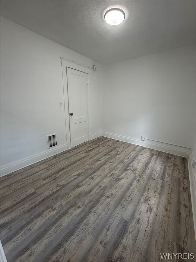 Foto del edificio - 1533 La Salle Ave