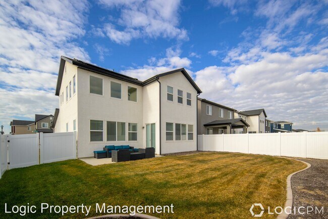 Foto del edificio - 3 br, 2.5 bath House - 3007 S. 2600 W.