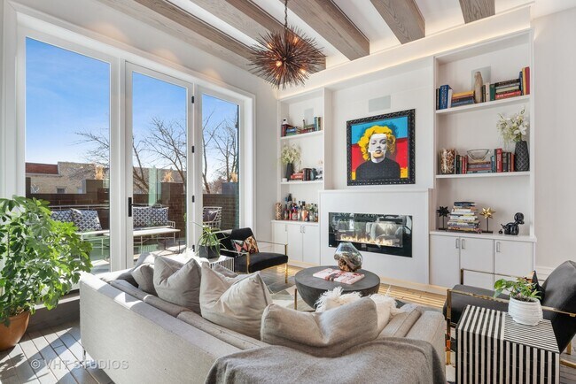 Foto del edificio - 2756 N Magnolia Ave