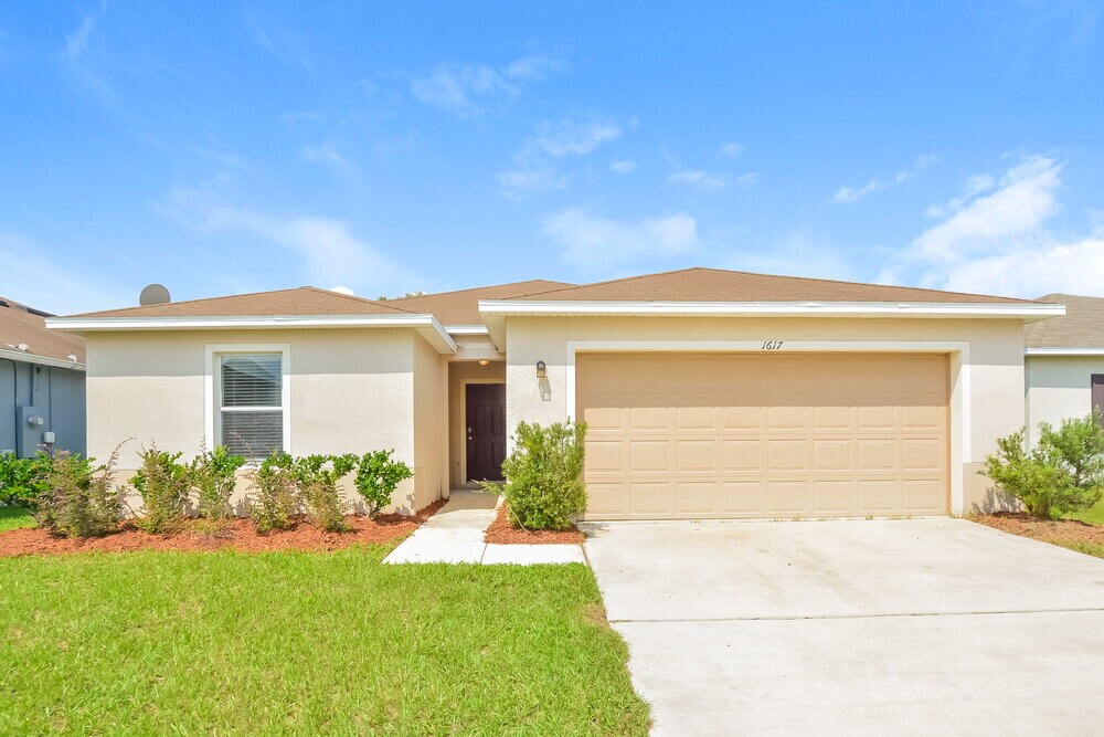 Foto principal - 1617 Strathmore Cir