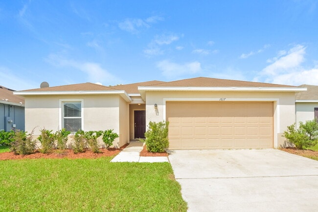 Building Photo - 1617 Strathmore Cir