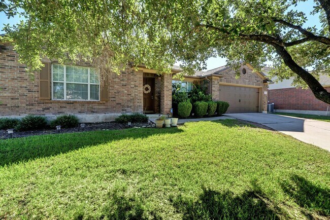 Building Photo - Spacious 4-Bedroom Gem with Office in Desi...