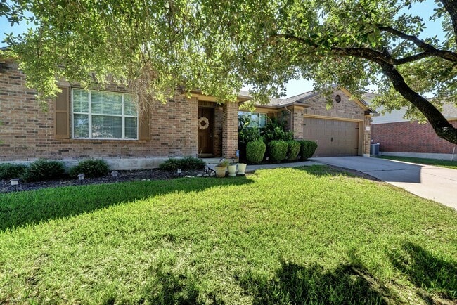 Foto del edificio - Spacious 4-Bedroom Gem with Office in Desi...