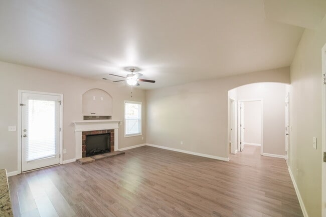 Building Photo - 149 Lindsey Dr