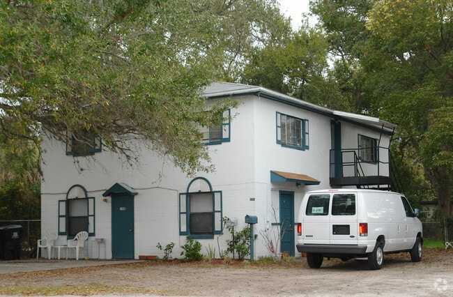 Building Photo - 3705 Edgewater Dr